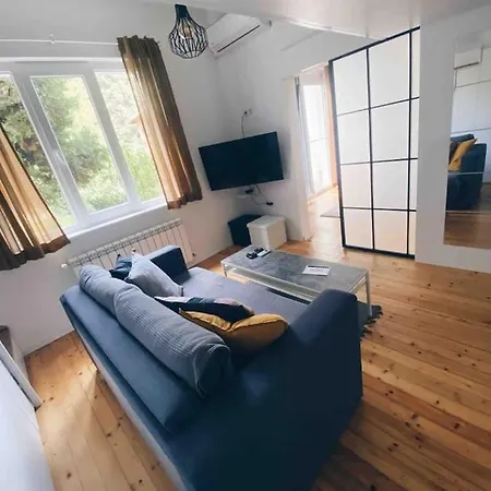 Parensov Garden Loft 索菲亞